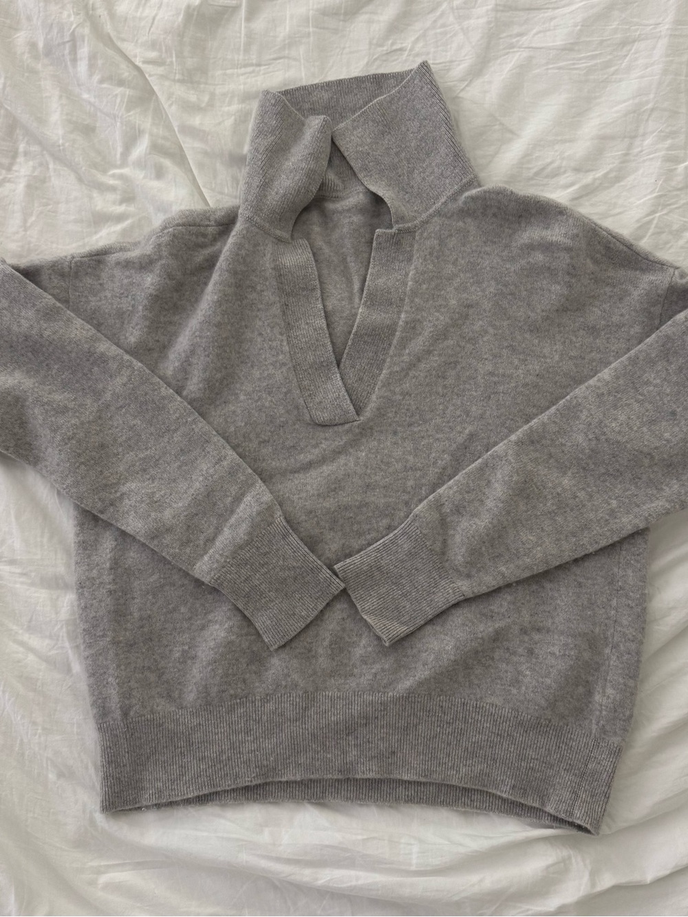 Club Monaco 100% Cashmere V-Neck Mock Collar Sweater